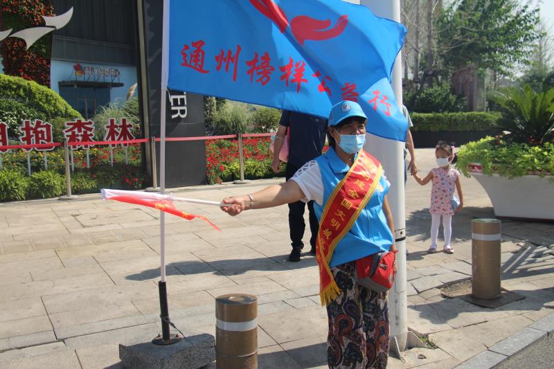 <strong>黄色操逼视频网站免费看</strong>